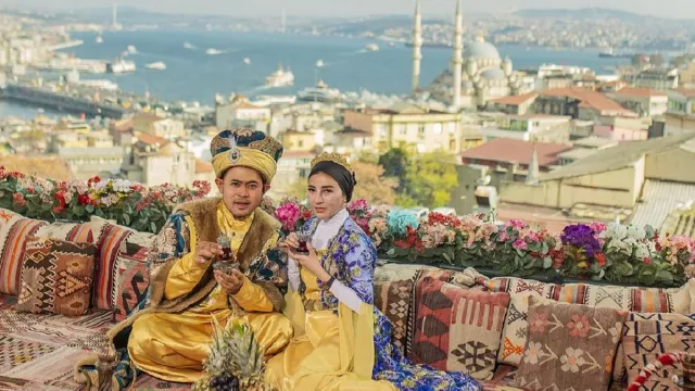 Crazy Rich Malang Diroasting, ke Turki untuk Cosplay Mi Instan - GenPI.co JATIM