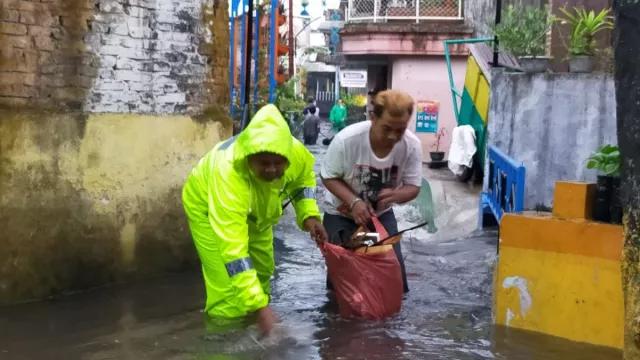 Wacana Pemindahan Korban Banjir Malang, Pakar: Waspada Kemiskinan - GenPI.co JATIM