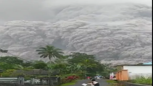 Gunung Semeru Erupsi, Masuk Tingkat Waspada II - GenPI.co JATIM