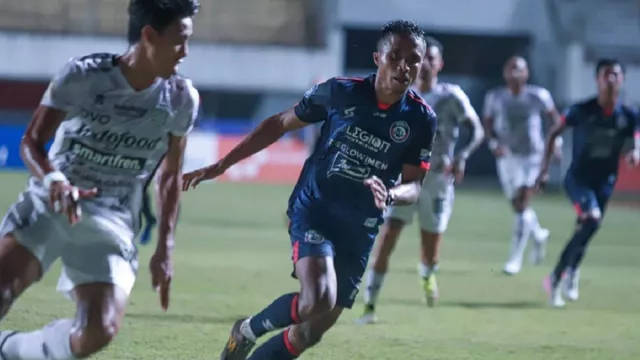 Fakta Arema FC vs Bali United 0-0, 7 Kartu Kuning, 1 Kartu Merah - GenPI.co JATIM
