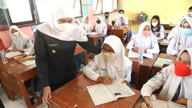 Berikut Kriteria Sekolah di Jawa Timur yang Boleh PTM 100 Pesen - GenPI.co JATIM