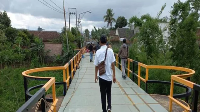 Jembatan Lowokdoro Rampung, Kini Lebih Modern, Warga Senang - GenPI.co JATIM