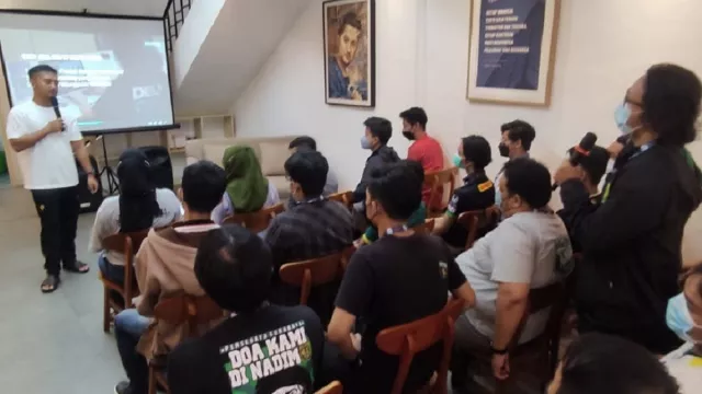 Crazy Rich Surabaya Bagikan Trik Berbisnis Cuma-Cuma ke Suporter - GenPI.co JATIM