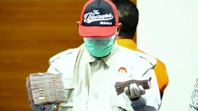 5 Fakta OTT KPK di PN Surabaya, Hakim Ditangkap di Parkiran - GenPI.co JATIM 5 Fakta OTT KPK di PN Surabaya, Hakim Ditangkap di Parkiran - GenPI.co JATIM