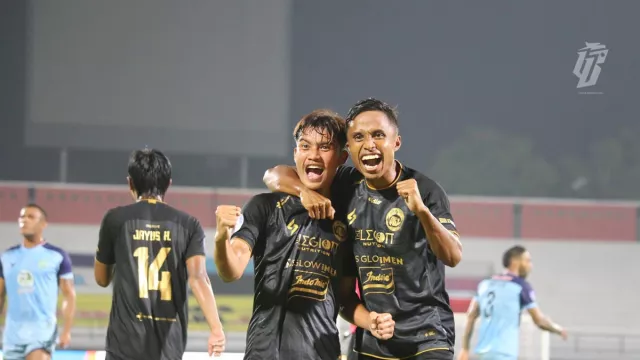 Arema FC Rebut Posisi Puncak Setelah Kalahkan Persela - GenPI.co JATIM