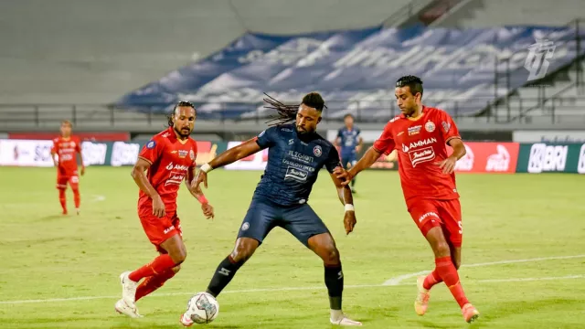 Arema FC vs Persija 1-1, Carlos Fortes Cetak Gol Penyeimbang - GenPI.co JATIM
