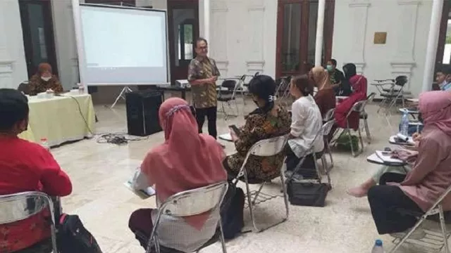 Bengkel Muda Surabaya Buka Kelas Belajar Sastra Gratis - GenPI.co JATIM