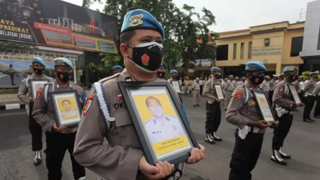12 Anggota Polisi di Surabaya Dipecat, ini Sebabnya - GenPI.co JATIM