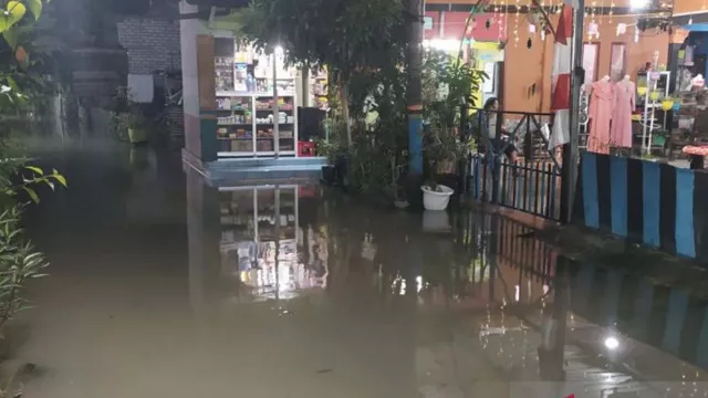 Hujan Deras, Warga Patemon Pamekasan Kebanjiran - GenPI.co JATIM