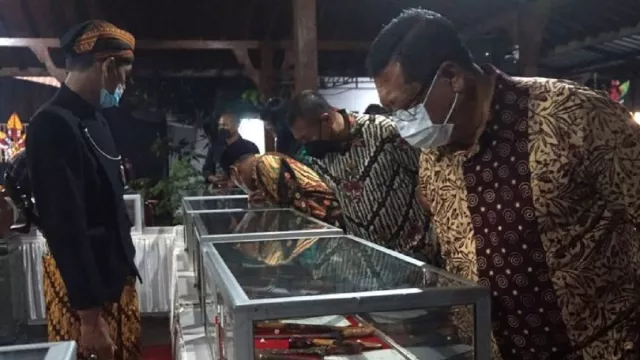 Komunitas Bhineka Tunggal Ika Tulungagung Gelar Pameran Keris - GenPI.co JATIM
