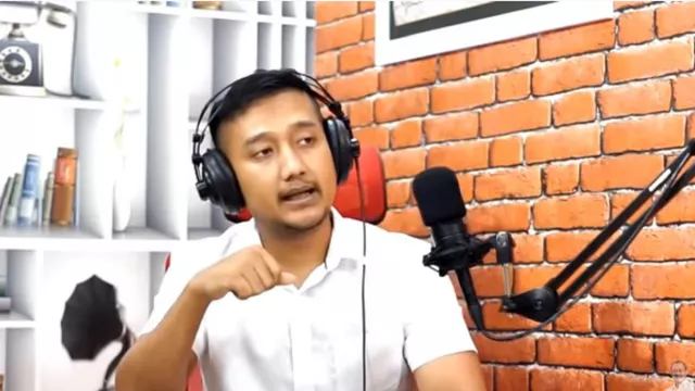 Bagi-bagi Pulsa Rp 2 Juta, Crazy Rich Surabaya Punya Cara Perangi Hoaks - GenPI.co JATIM