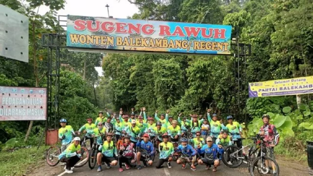 Junrejo Cycling Club, Gowes Seru Kampanyekan Pola Hidup Sehat - GenPI.co JATIM