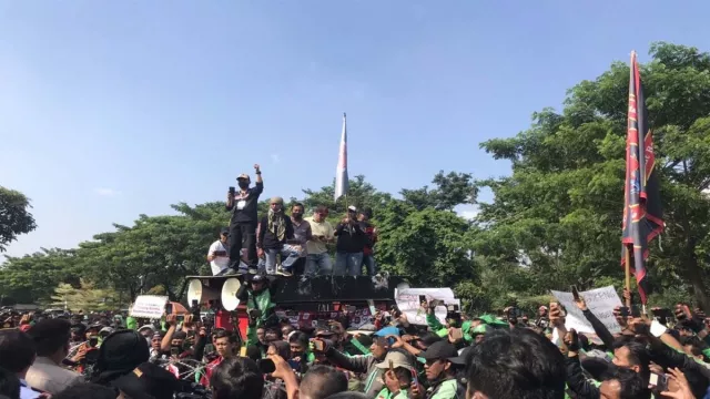 Mahasiswa Surabaya Ungkap Alasan Pilih Aksi Demo Tanggal 14 April - GenPI.co JATIM