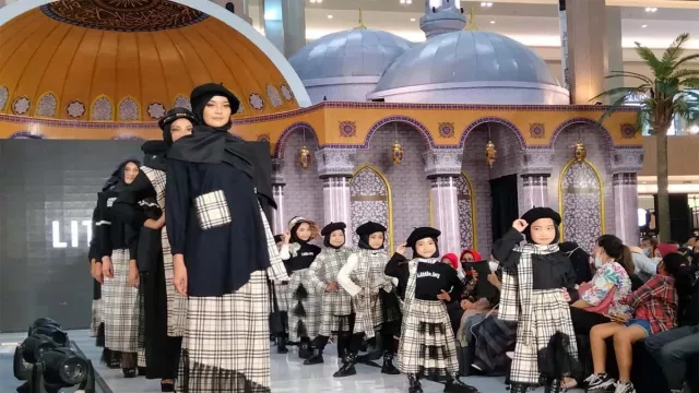 Fashion Munway Digelar Usai Absen 2 Tahun, Tampilkan Baju Lebaran - GenPI.co JATIM