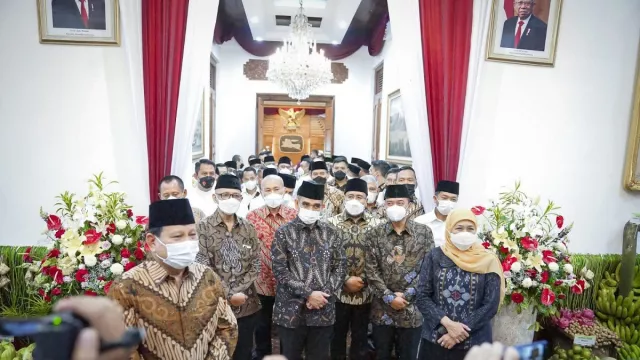 Lebaran Hari Kedua, Prabowo Subianto Temui Khofifah di Surabaya - GenPI.co JATIM