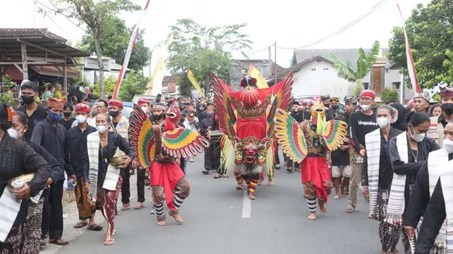 Tradisi Barong Ider Bumi di Banyuwangi, Kesenian Menyambut Syawal - GenPI.co JATIM