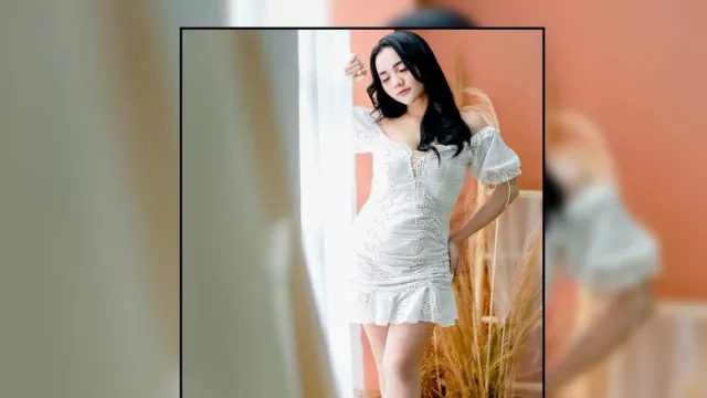 Bidadari Sidoarjo, Auranya Terpancar di Atas Panggung - GenPI.co JATIM Bidadari Sidoarjo, Auranya Terpancar di Atas Panggung - GenPI.co JATIM