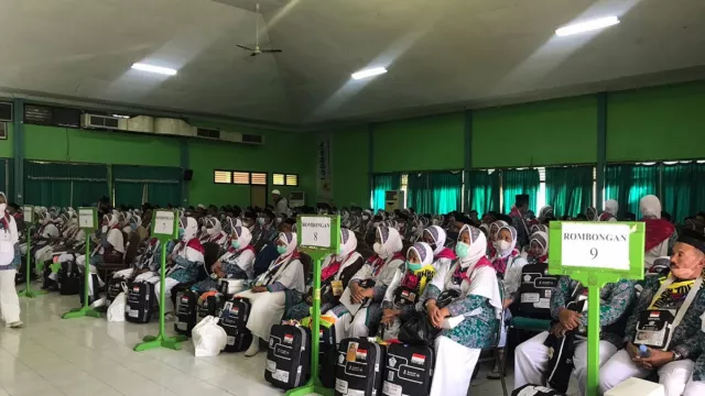 Hamil, 4 Orang Jemaah Haji Embarkasi Surabaya Batal Berangkat - GenPI.co JATIM