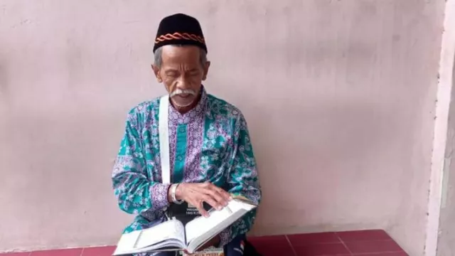 Kisah Inspiratif, Kuli Bangunan Berangkat Haji, Nabung 27 Tahun - GenPI.co JATIM