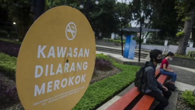 Warga Surabaya Bersiap, Melanggar KTR Bisa Juga Kerja Sosial - GenPI.co JATIM