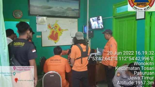 Wisatawan Hilang di Bromo, Petugas Temukan Ponsel dan Jaketnya - GenPI.co JATIM