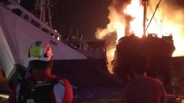 Warga Sekitar Dermaga Kalimas Baru Dibuat Heboh Saat Enak Tidur - GenPI.co JATIM