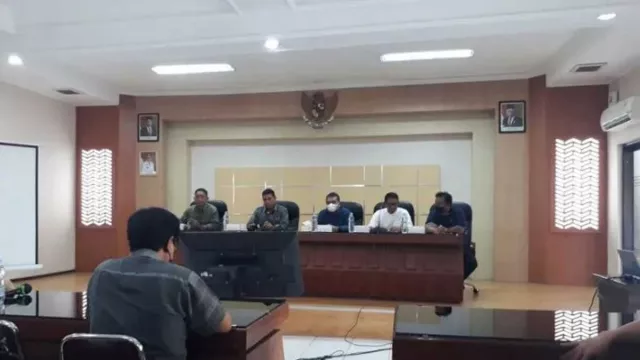 Oknum Guru Lakukan Asusila ke Murid, Wali Kota Kediri: Pecat - GenPI.co JATIM