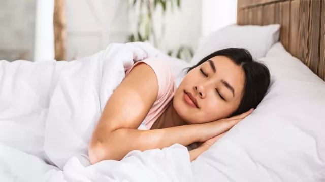 3 Efek Bahaya Tidur Tengkurap, Bumil Wajib Tahu - GenPI.co JATIM
