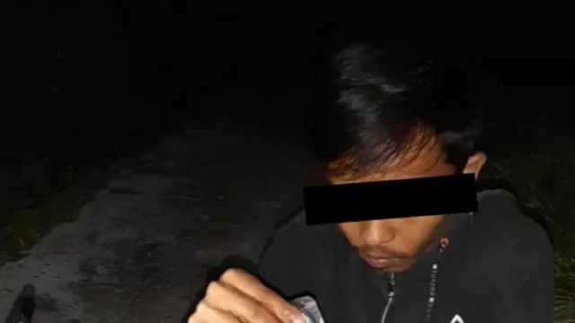 Pria di Malang Didatangi Polisi Saat Lewat Tengah Malam, Hanya Pasrah - GenPI.co JATIM