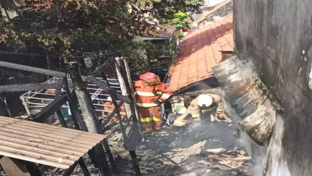 Balai RW di Surabaya Habis Terbakar, Api Diduga Berasal dari Dupa - GenPI.co JATIM