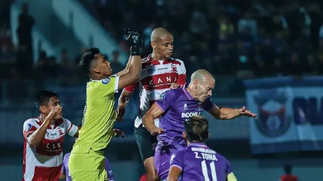 Taklukkan Persita, Madura United Kembali Pimpin Klasemen Liga 1 - GenPI.co JATIM
