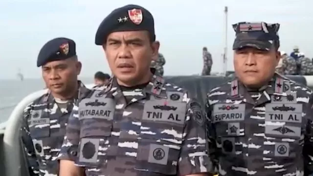 Titik Jatuhnya Pesawat TNI AL Ditemukan, Ada di Kedalaman 15 Meter - GenPI.co JATIM