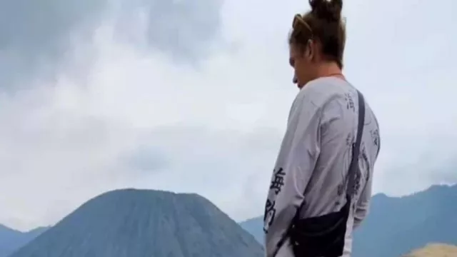 Viral Video Bule Kencing di Kawah Gunung Bromo, Tidak Etis! - GenPI.co JATIM