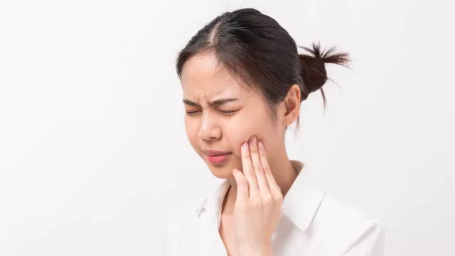 3 Jenis Obat Alami Gigi Berlubang, Bahannya Tersedia di Rumah - GenPI.co JATIM