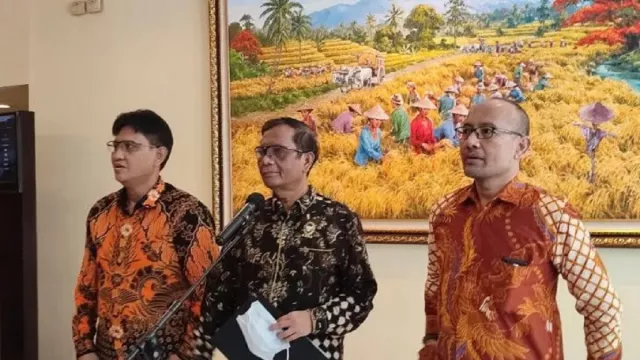 13 Kasus HAM Berat Belum Selesai, Mahfud MD Terbang ke Surabaya - GenPI.co JATIM