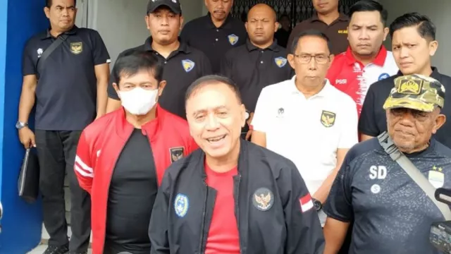 Soal Keluhan Bau Sampah di Gelora Bung Tomo, Jawaban PSSI Menenangkan - GenPI.co JATIM