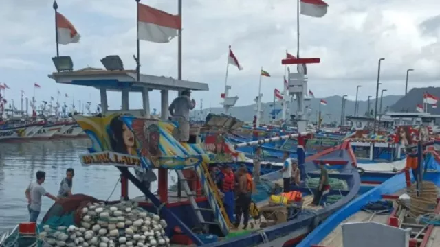 Sudah 3 Hari Hilang, Pencarian Nelayan di Trenggalek Terkendala Cuaca - GenPI.co JATIM