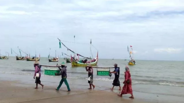 Nelayan Bangkalan Dapat Rezeki Nomplok, Tak Lagi Susah Melaut - GenPI.co JATIM