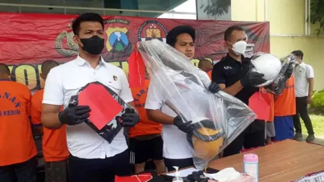 Kronologi Bentrokan Pesilat di Kediri, 15 Orang Jadi Tersangka - GenPI.co JATIM