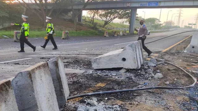 Kecelakaan Bus Pariwisata di Tol Porong, Berikut Kronologinya - GenPI.co JATIM