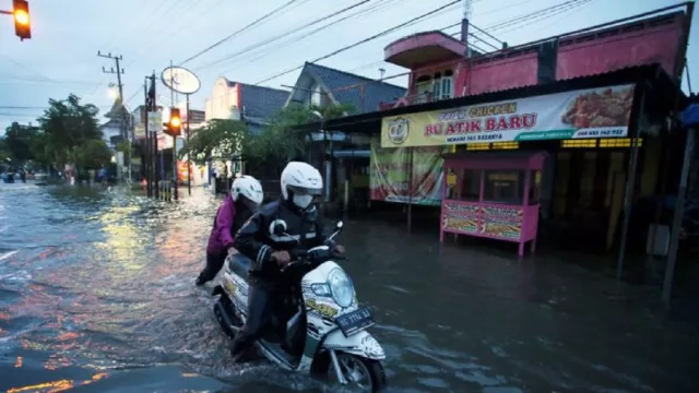 Banjir di Blitar, 400 Orang Harus Mengungsi - GenPI.co JATIM