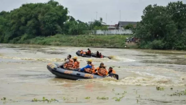 Bengawan Solo Berstatus Siaga, 4 Kecamatan Lamongan Waspada Banjir - GenPI.co JATIM