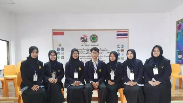 7 Mahasiswa Unej Praktik Mengajar di Thailand - GenPI.co JATIM