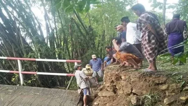 Pemkab Sampang Perbaiki Jembatan Rusak Akibat Bencana Alam, Anggarannya Fantastis - GenPI.co JATIM