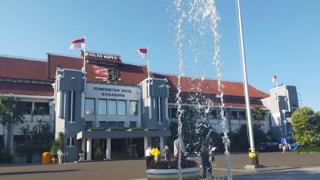 Bakal Terbuka untuk Umum, Taman Surya Balai Kota Surabaya Dipermak - GenPI.co JATIM