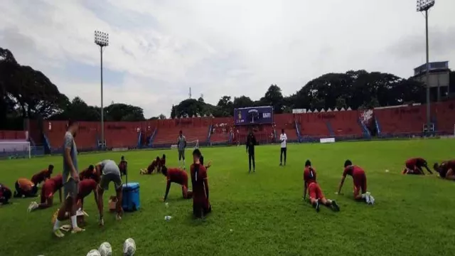 Laga Persik Kediri vs Madura United Digelar Tanpa Penonton - GenPI.co JATIM