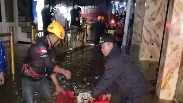 Banjir di Jember Rendam 2 Kecamatan, Ratusan KK Terdampak - GenPI.co JATIM