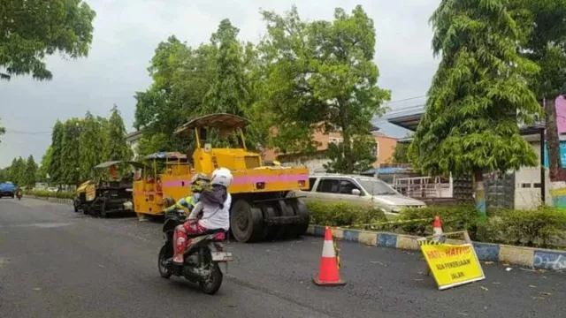 Pemkab Ponorogo Denda 14 Kontraktor, Buntut Perbaikan Jalan Molor - GenPI.co JATIM