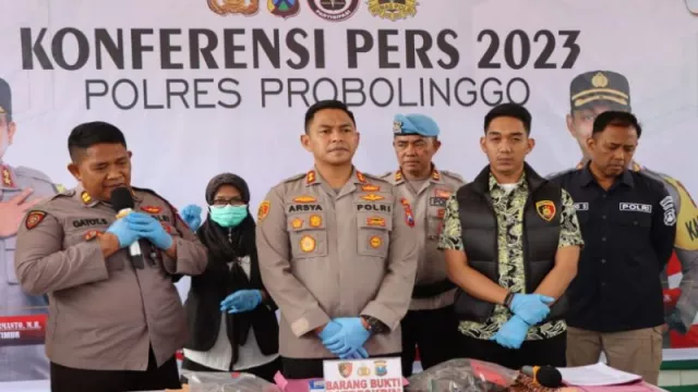 Polres Probolinggo Tangkap Pelaku Teror Bakar Mobil, Warga Lega - GenPI.co JATIM