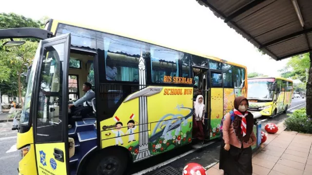Armada Tambah Banyak, ini Cara Mendaftar Bus Sekolah Surabaya - GenPI.co JATIM